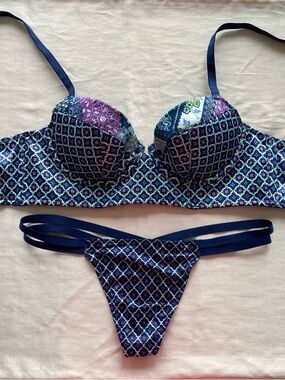 VS Set Satin Mini Bustier in Blue Myriad Print 32b, Satin Short XS, Panty XS